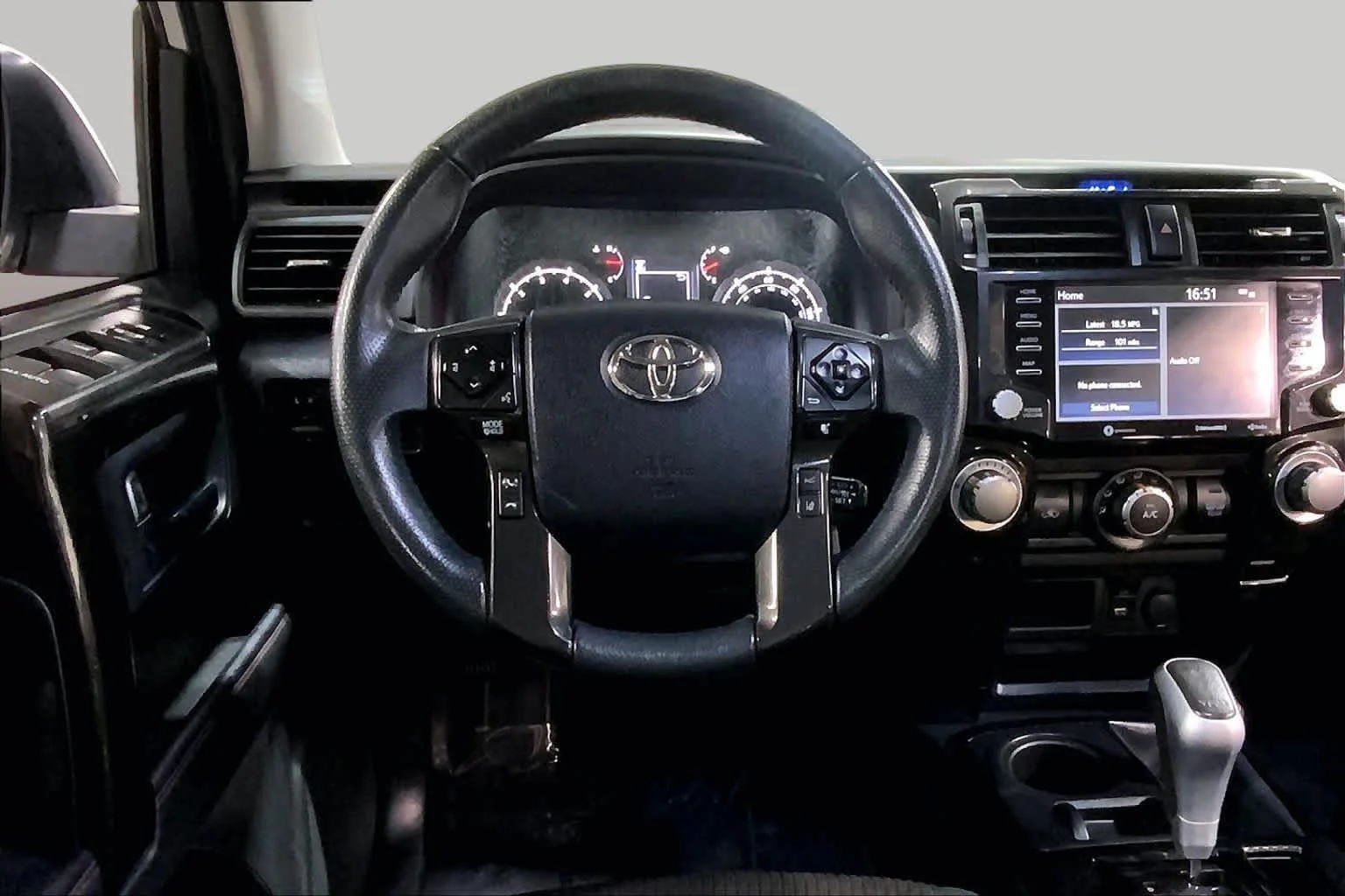Used 2020 Classic Silver Metallic Toyota SR5 image 5