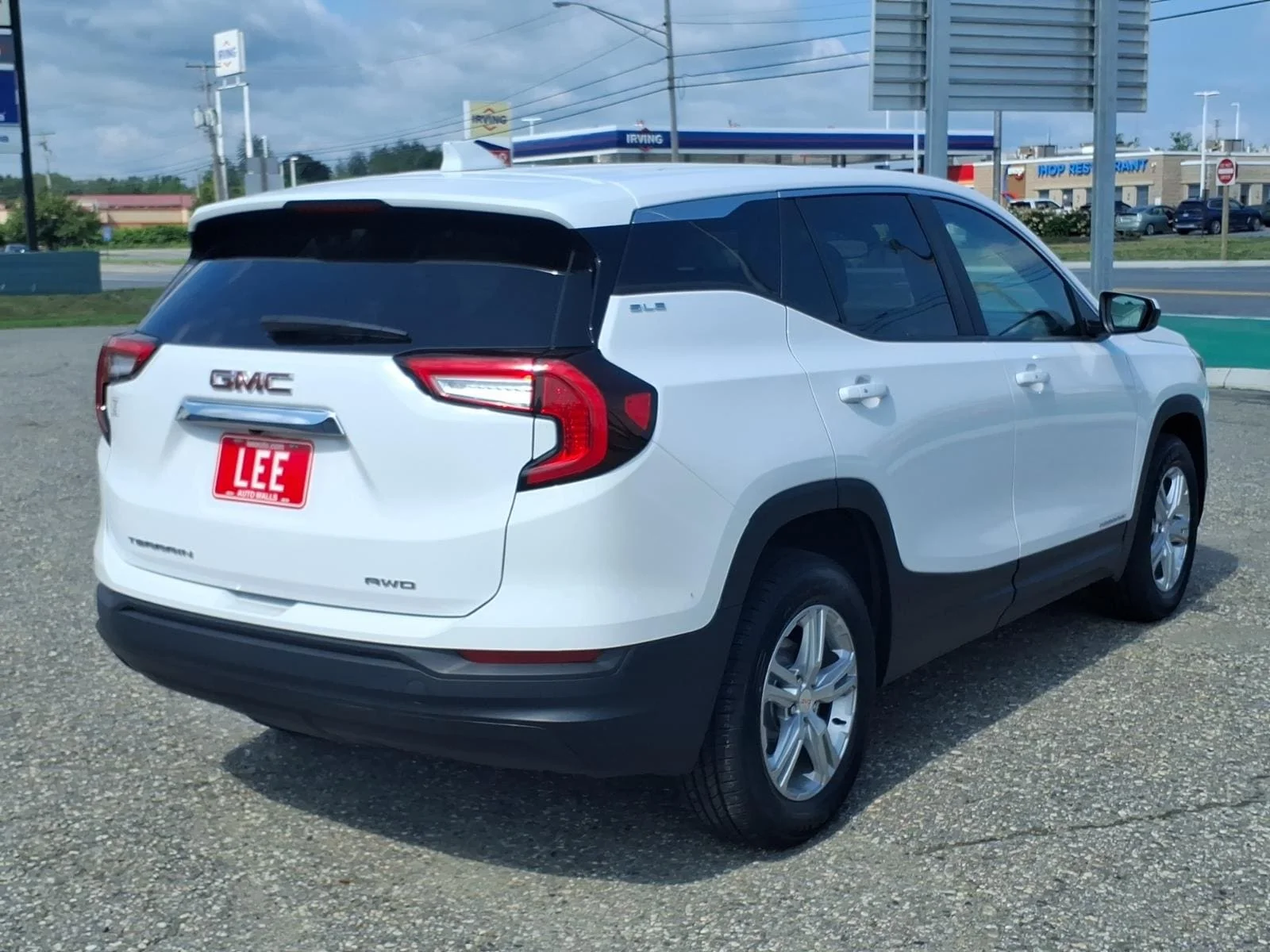 Used 2024 Summit White GMC SLE image 5