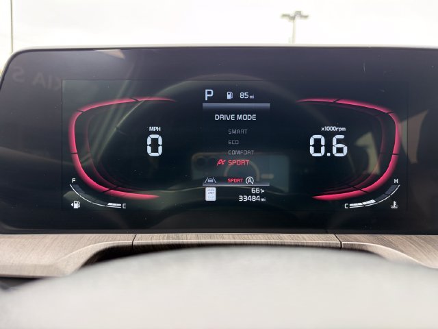 Certified Used 2024 White Pearl Kia EX image 25