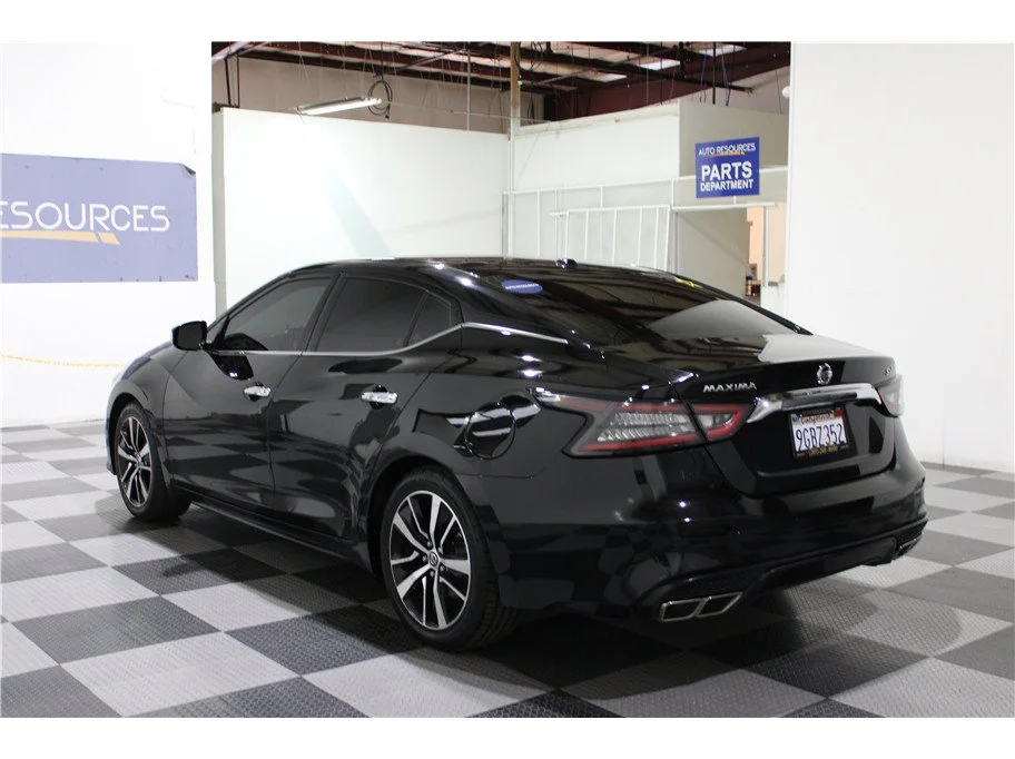 Used 2021 Super Black Nissan SV image 6