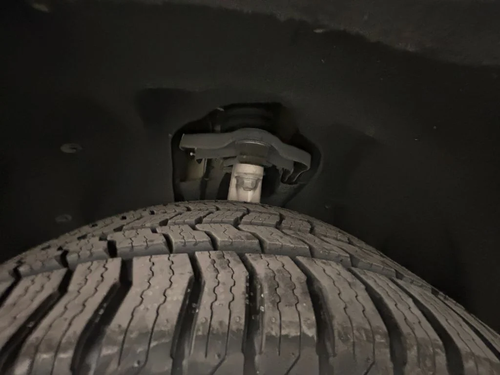Used 2019 Blue Jeep Limited image 22
