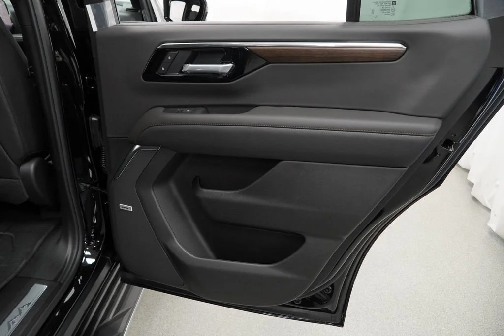 New 2026 Black Chevrolet High Country image 28