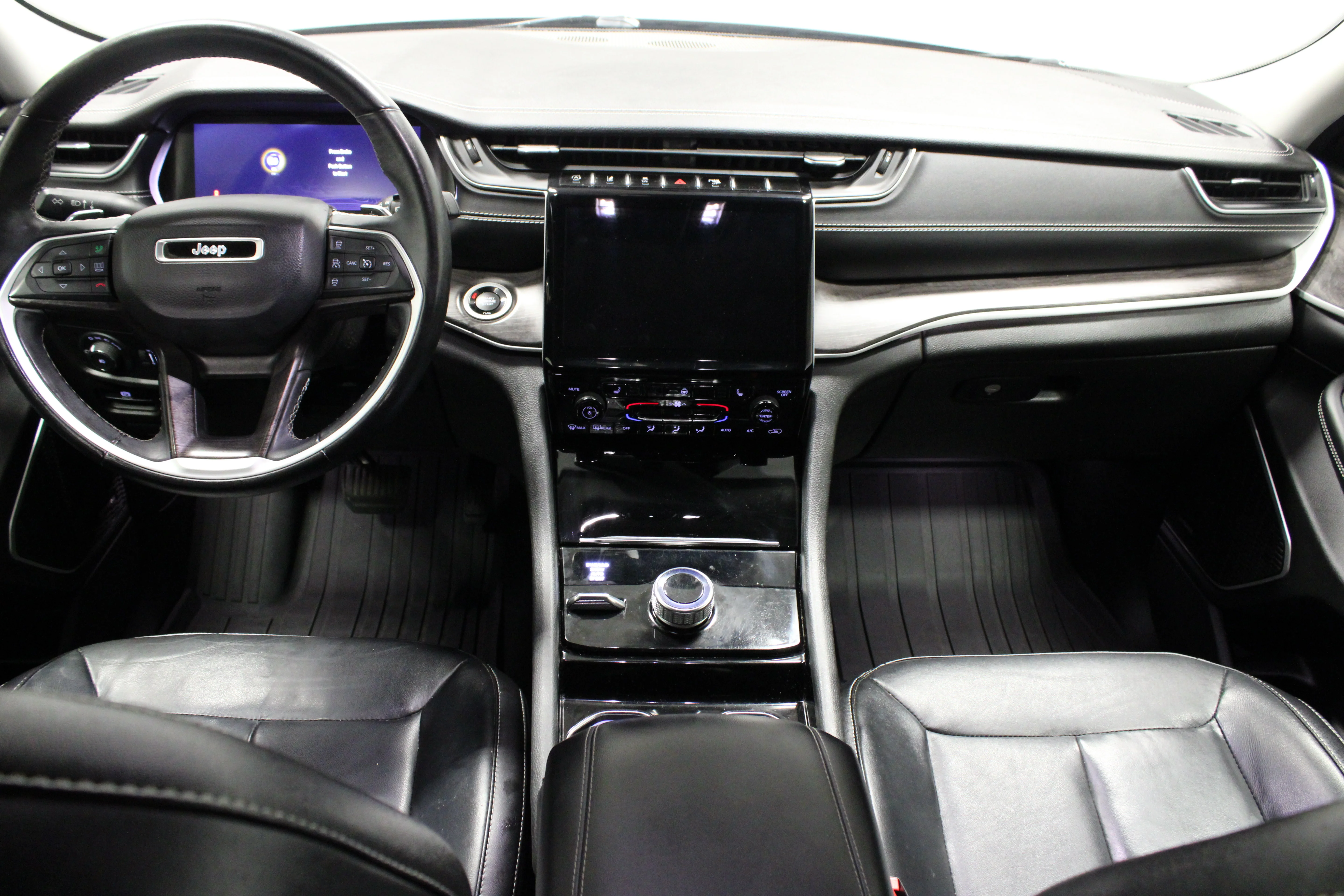 Used 2022 Diamond Black Crystal Pearlcoat Jeep Limited image 19