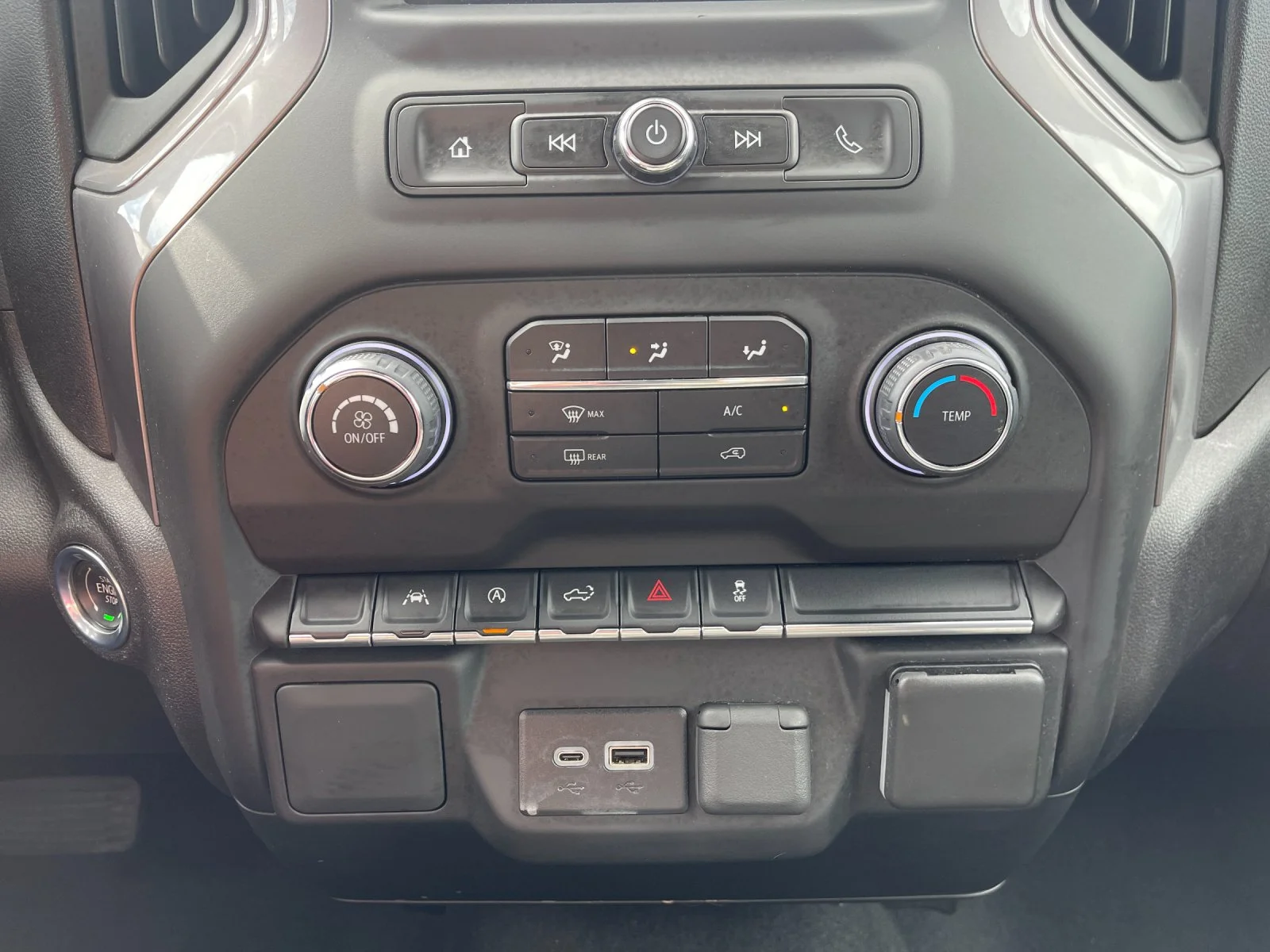Used 2023 Red Chevrolet Custom image 21