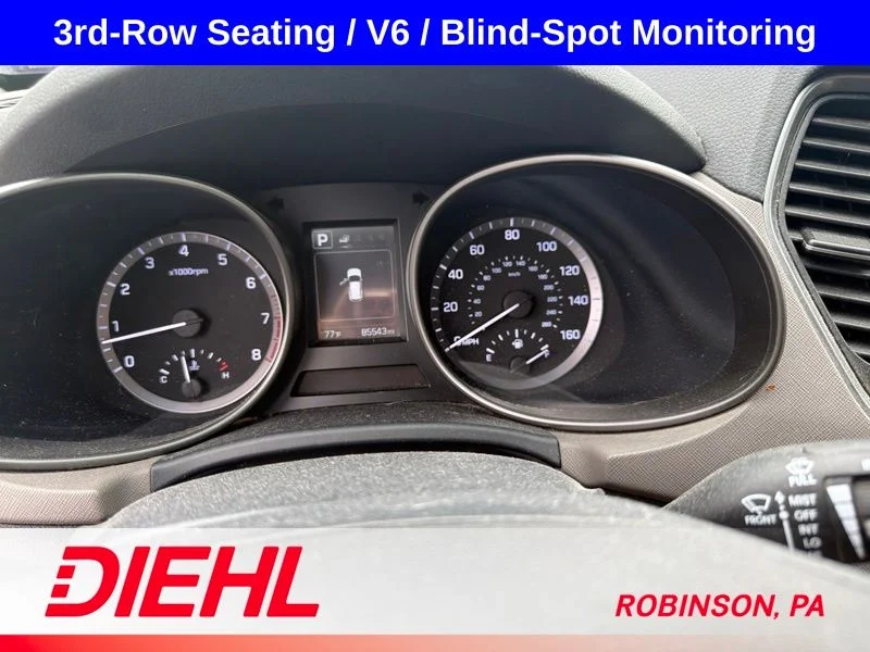 Used 2018 White Hyundai SE image 15