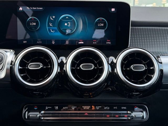 Used 2020 Silver Mercedes-Benz GLB 250 image 23