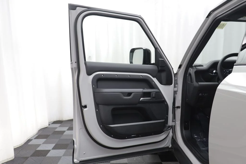 New 2026 Gray Land Rover X-Dynamic SE image 5