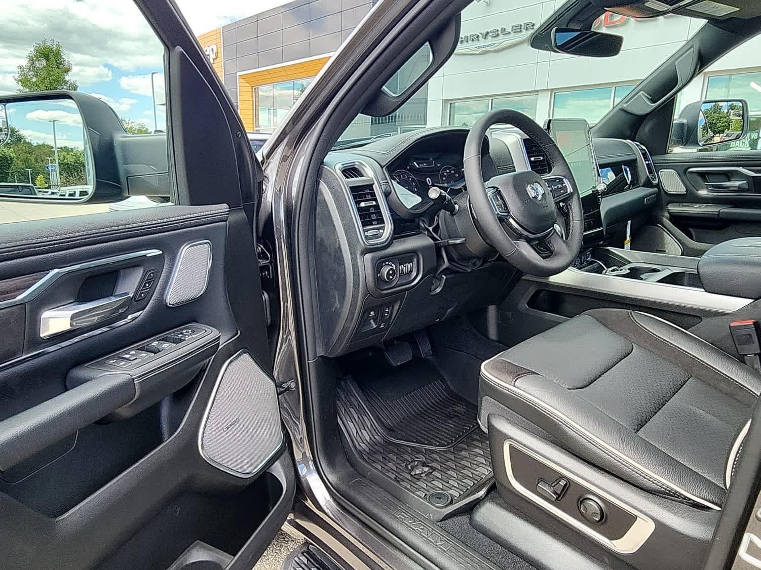 New 2026 Granite Crystal Metallic Clearcoat Ram Laramie image 10