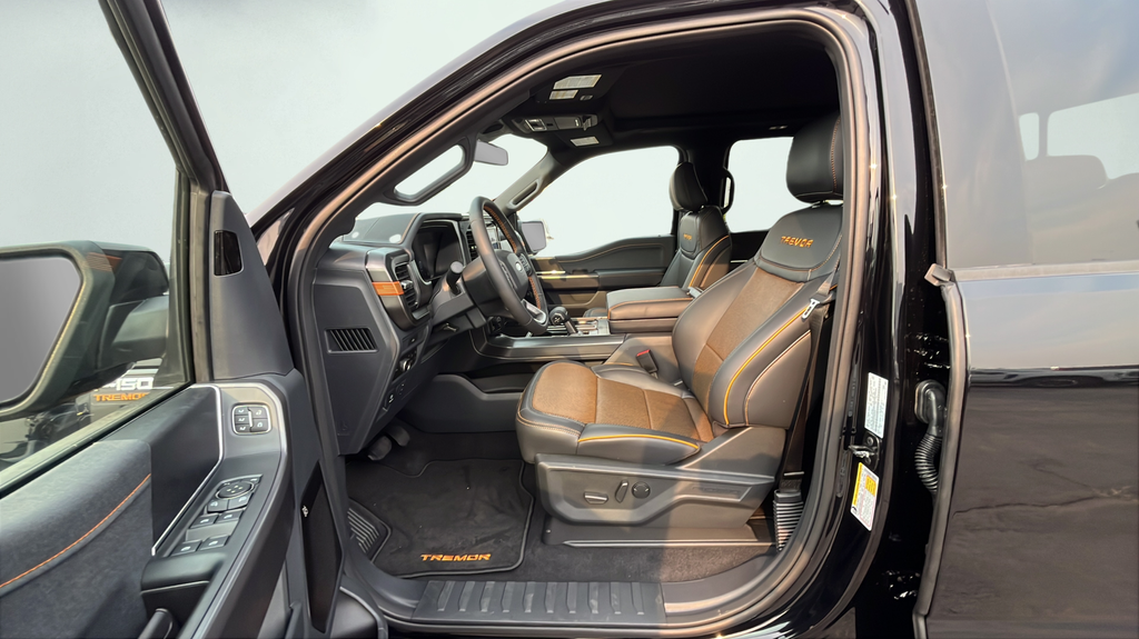 New 2026 Agate Black Metallic Ford Tremor® image 17