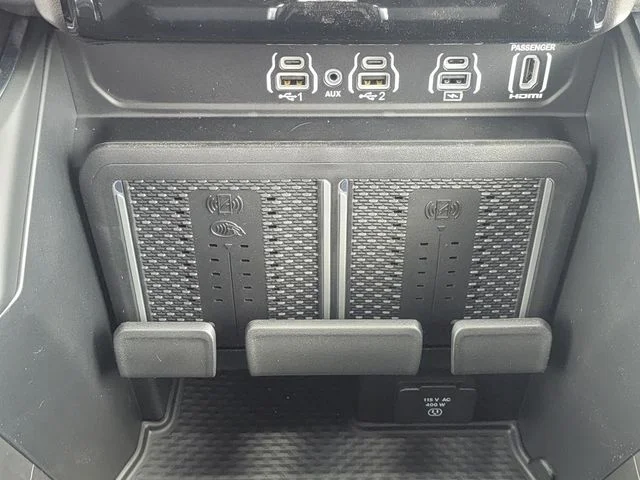 New 2026 Granite Crystal Metallic Clear-Coat Exterior Paint RAM Laramie image 23