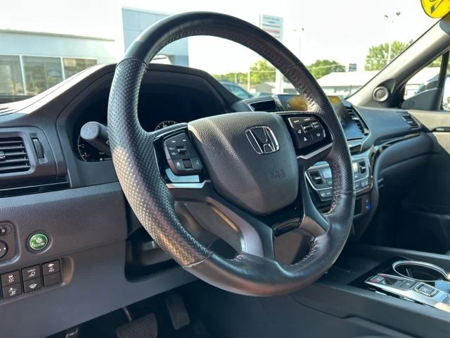 Used 2025  Honda Black Edition image 34