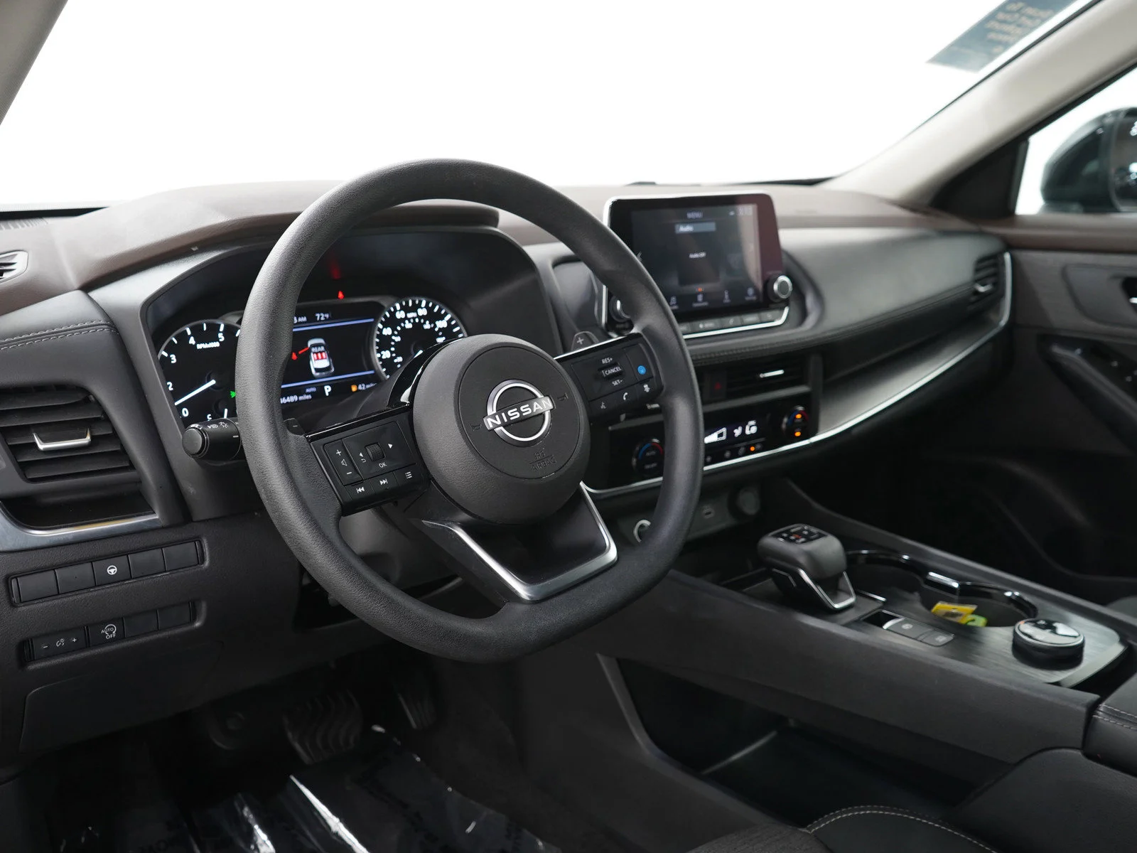 Used 2023 Super Black Nissan SV image 25