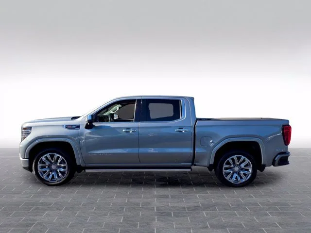 Used 2025 Sterling Metallic GMC Denali image 4