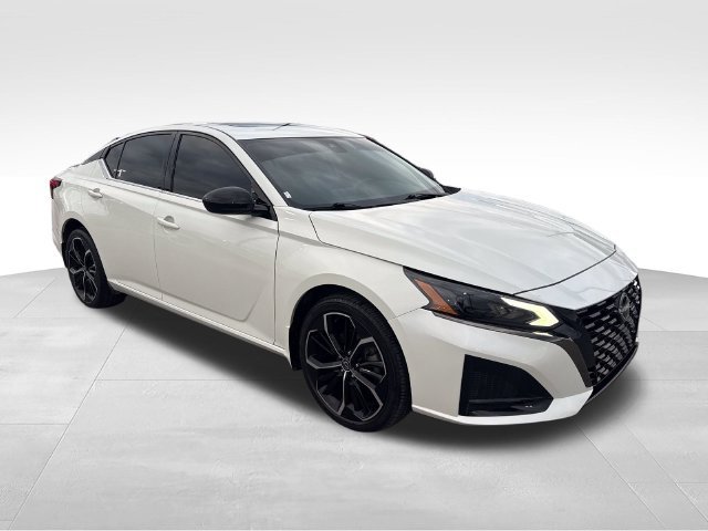 Used 2023 White Nissan 2.5 SR image 7