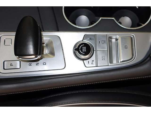 2021 GENESIS G70 Standard - Photo 9