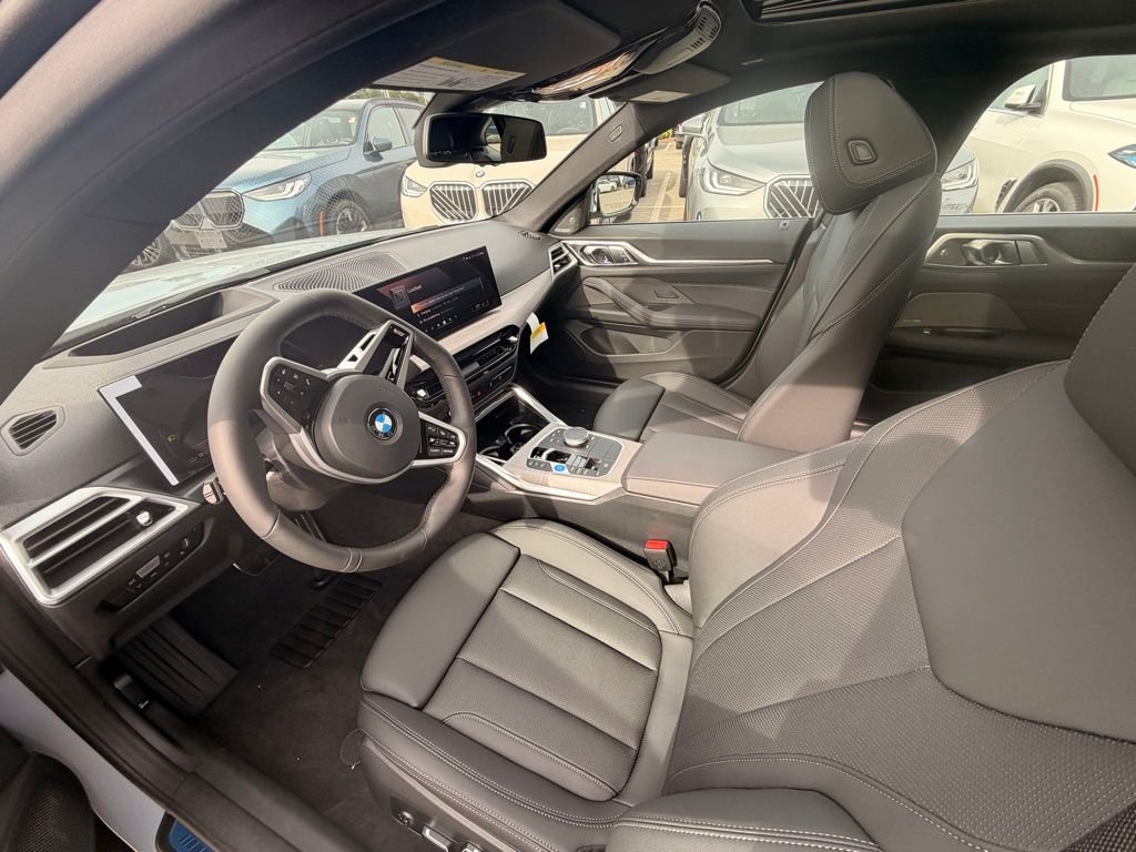 New 2026 Brooklyn Grey Metallic BMW xDrive40 image 5