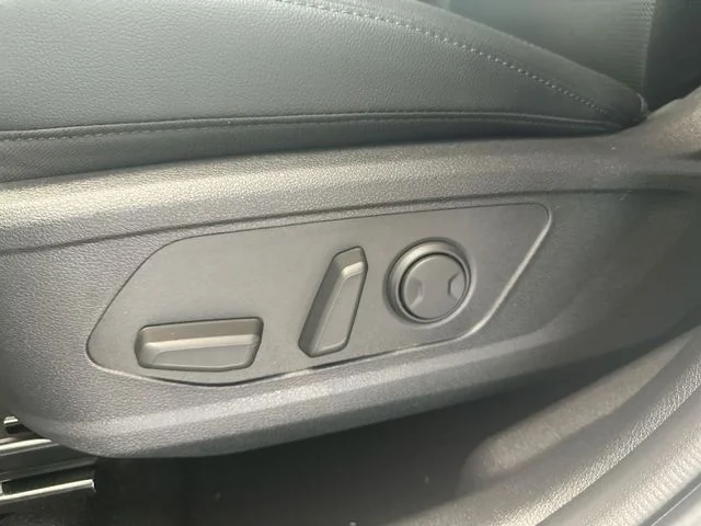 New 2026 Glacial White Pearl Kia EX image 16