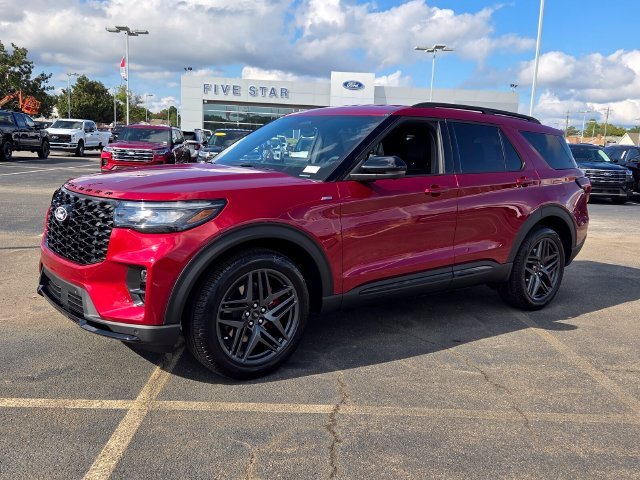 New 2027 Ruby Red Metallic Tinted Clearcoat Ford ST-Line image 3