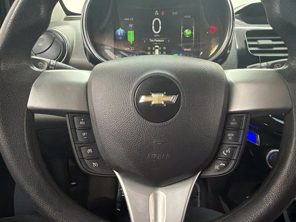 Used 2016 White Chevrolet 1LT image 14
