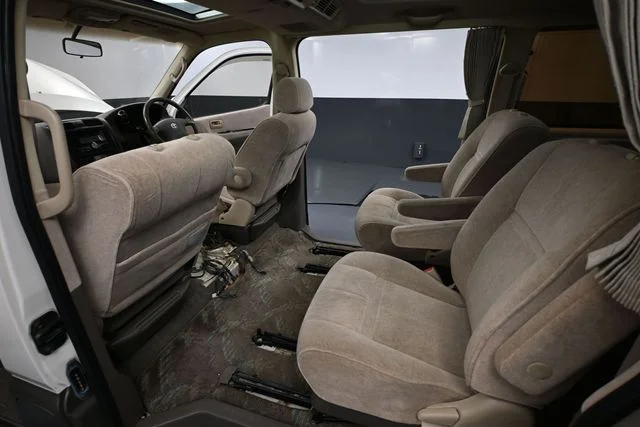 Used 1999 White Toyota Limited image 21