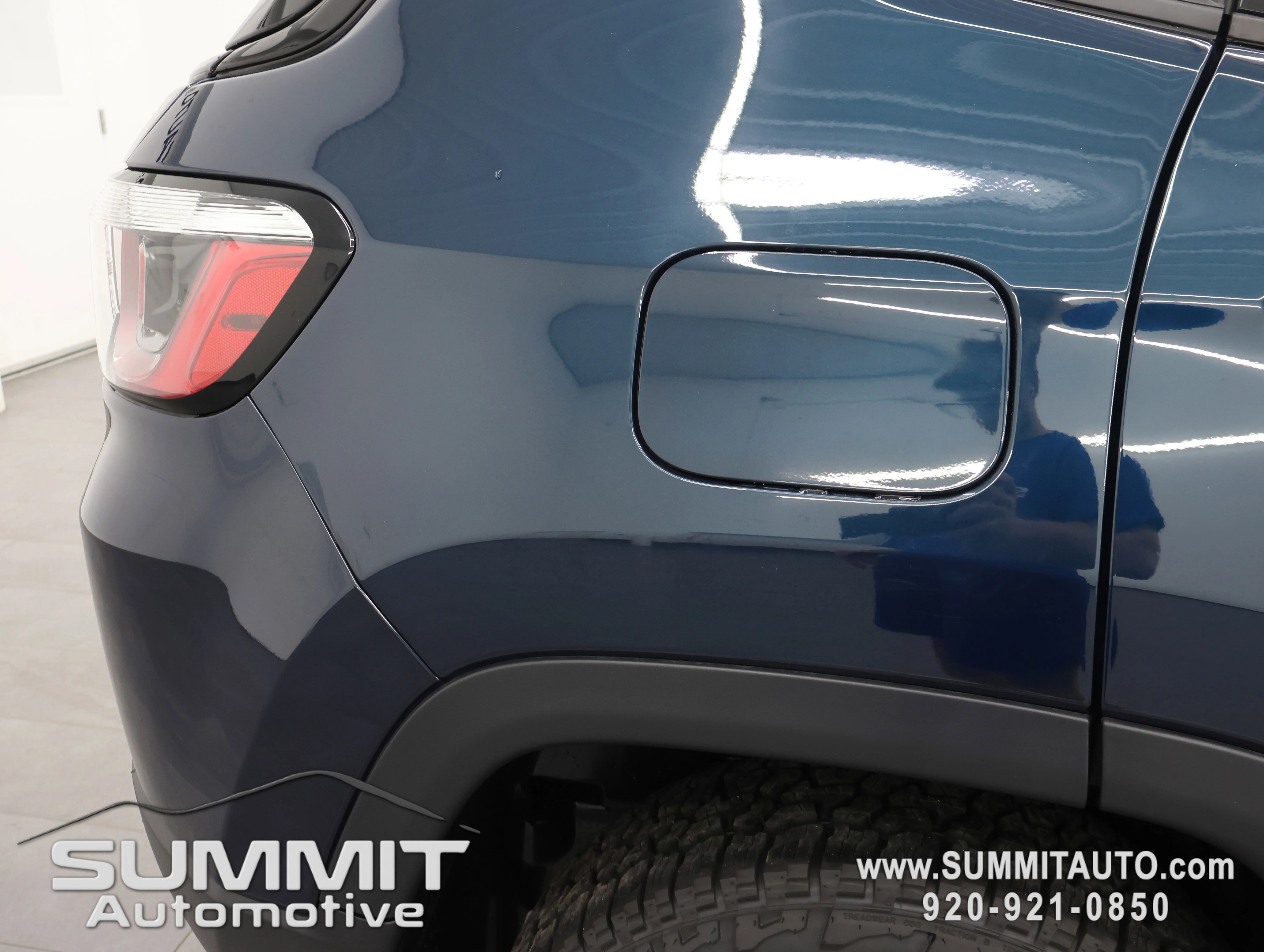 New 2026 Fathom Blue Pearl-Coat Exterior Paint Jeep Trailhawk image 25