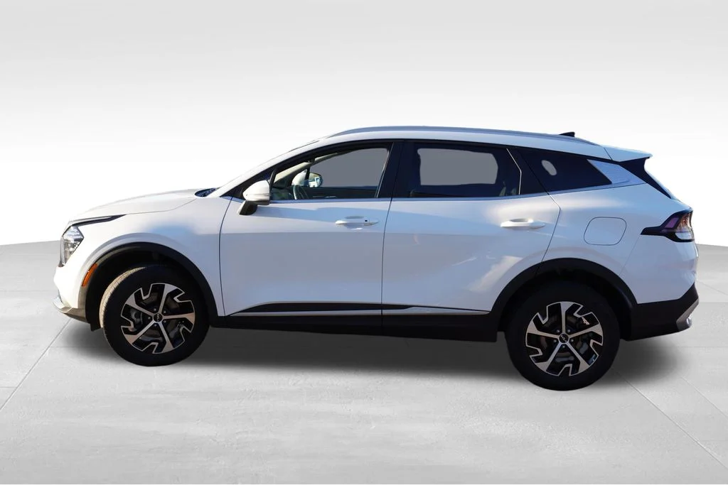 Used 2025 Snow White Pearl Kia EX image 9