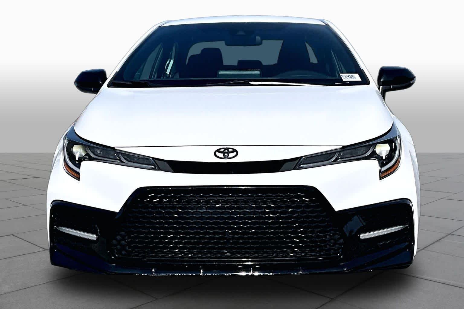 Used 2022 White Toyota SE Nightshade image 4