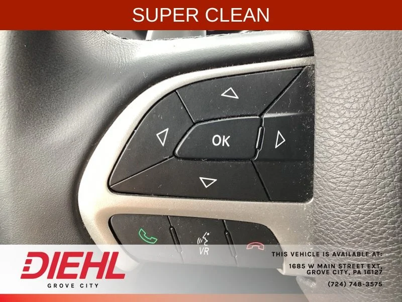 Used 2015 Red Dodge SXT image 18
