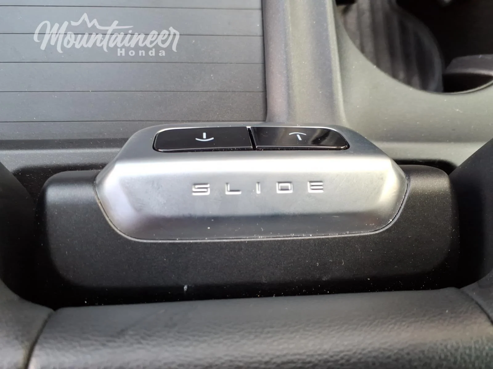 Used 2025 Dark Matter Gray Ford Platinum image 38