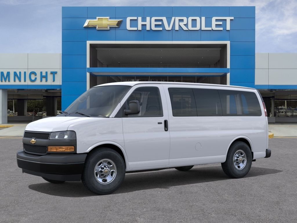 New 2026 Summit White Chevrolet 1WT image 2