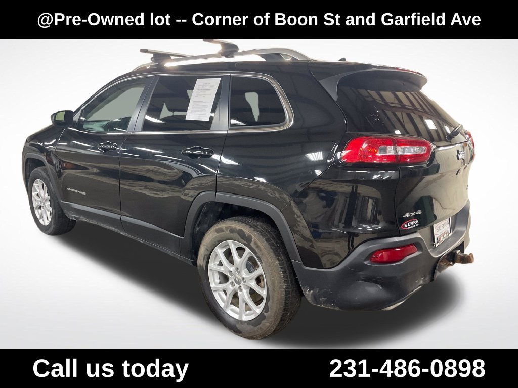 Used 2015 Black Jeep Latitude image 3
