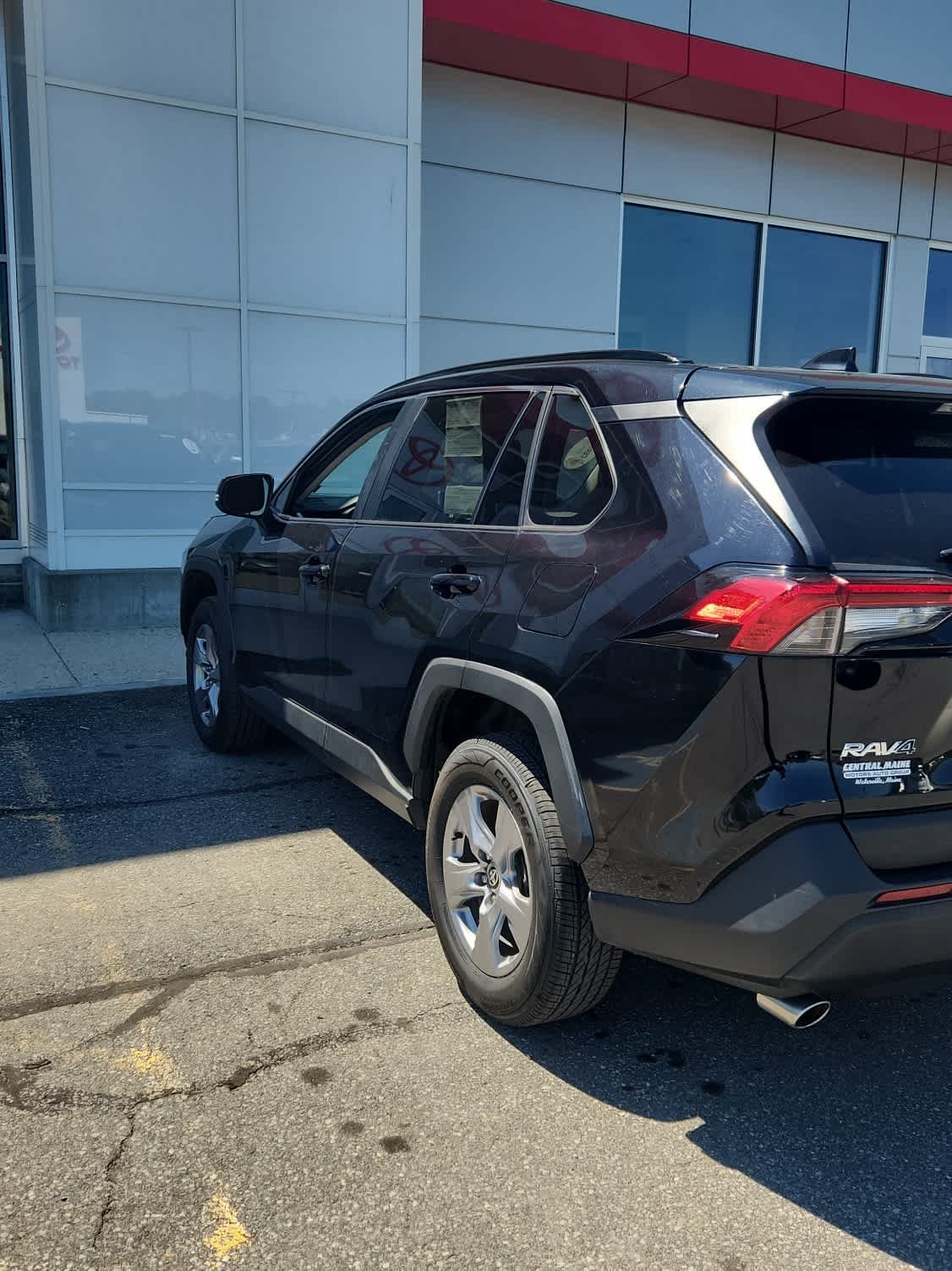 Used 2025 Midnight Black Metallic Toyota XLE image 4