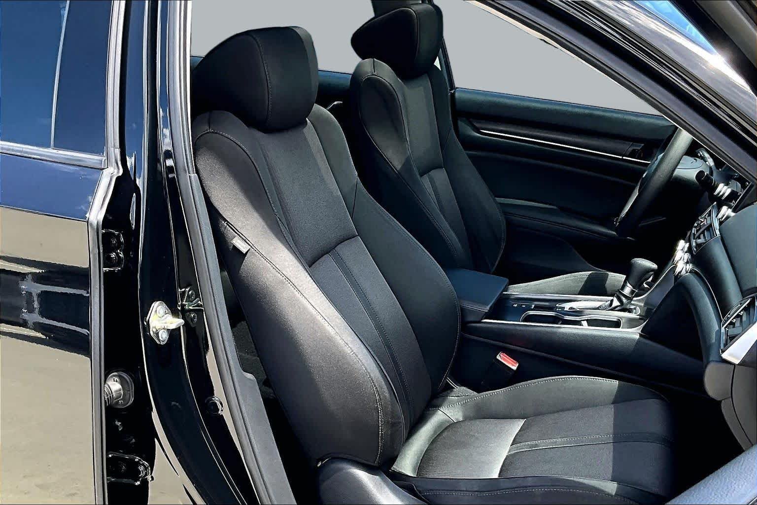 Used 2020 Crystal Black Pearl Honda EX image 9