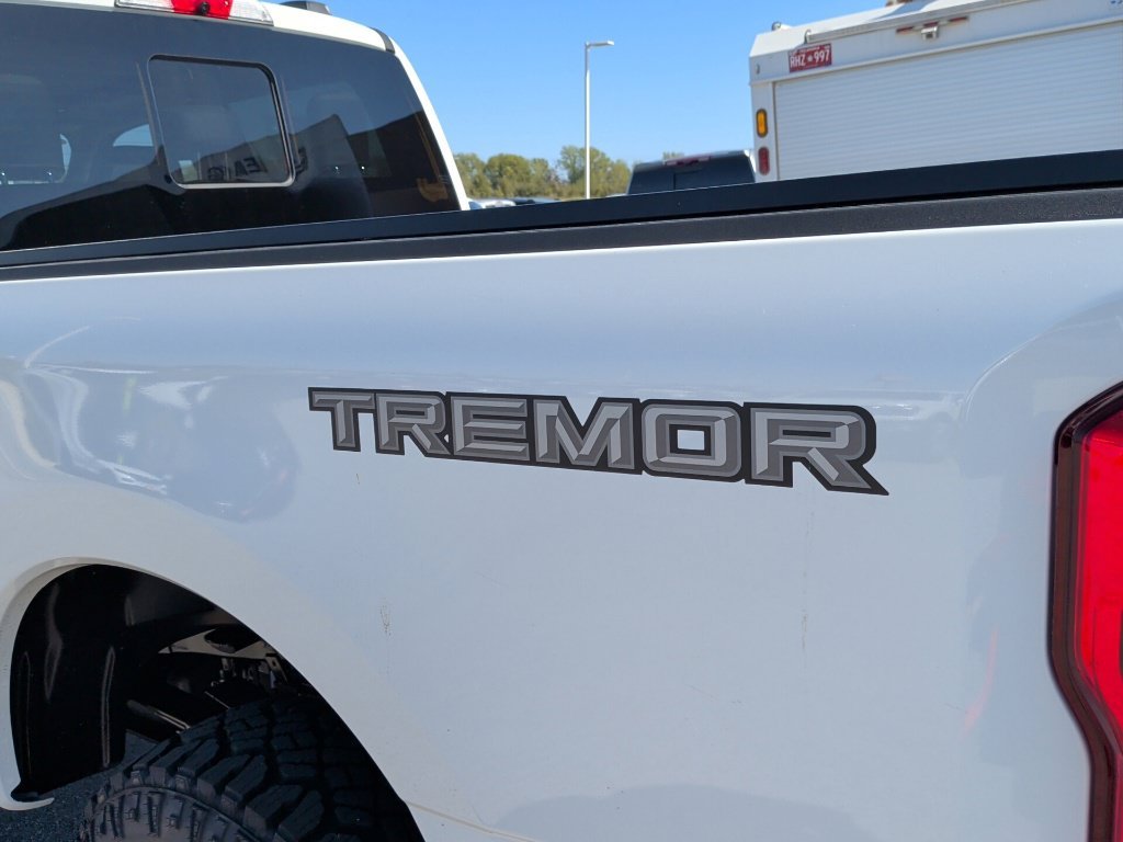 New 2027 Star White Metallic Tri-Coat Ford F-250® Platinum® image 46