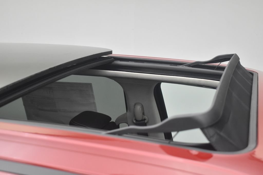 New 2027 Molten Red Pearl-Coat Exterior Paint RAM Tungsten image 11