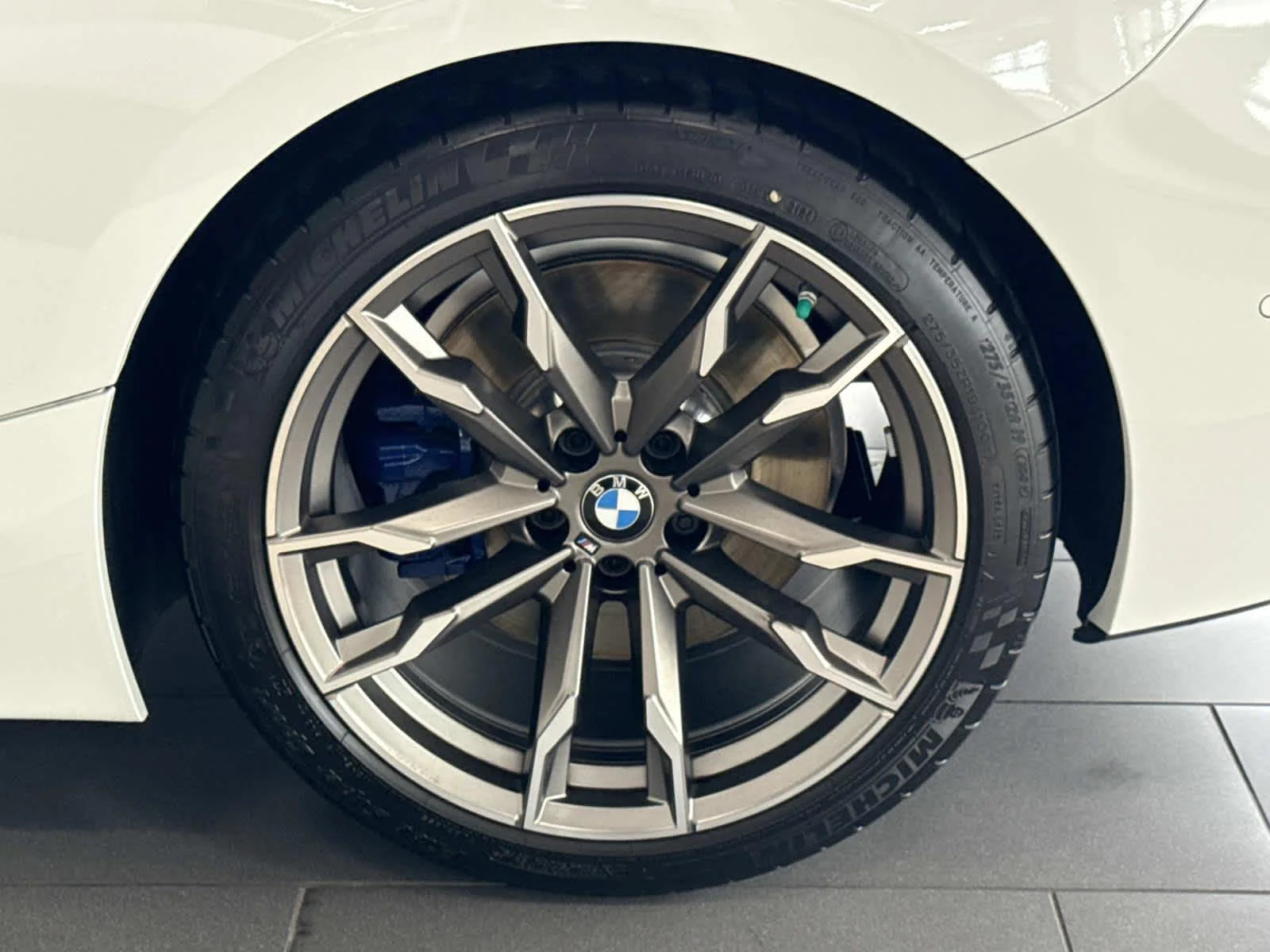 Used 2025 Alpine White BMW M40i image 13