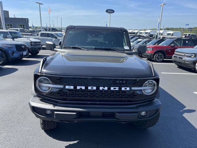 New 2026 Shadow Black Ford Outer Banks image 2