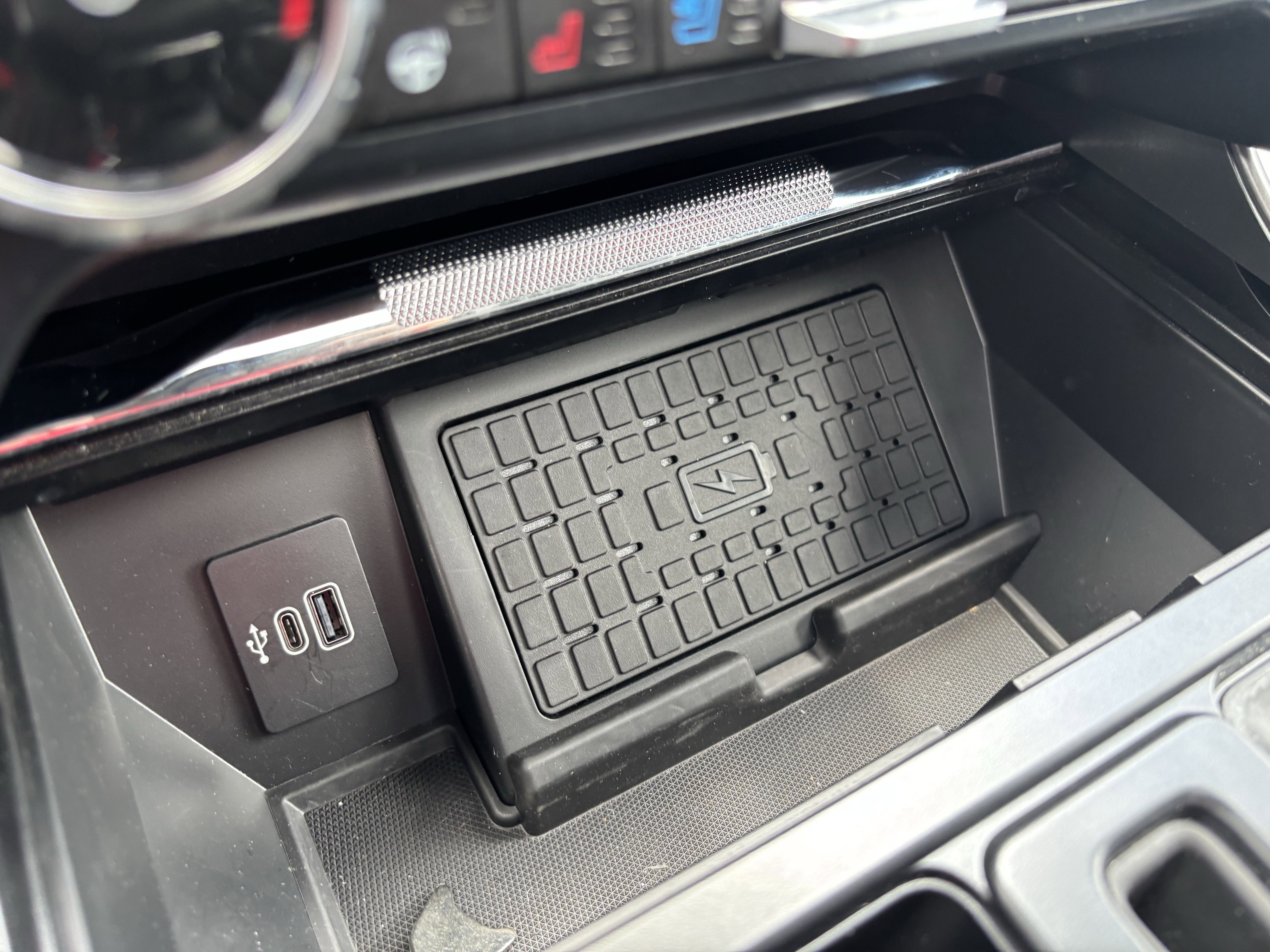 Used 2025 Black Ford LARIAT image 27