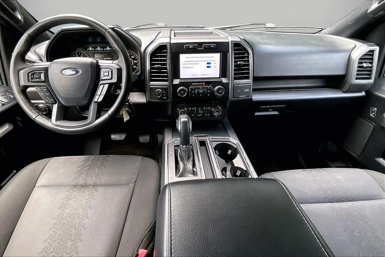Used 2020 Black Ford XLT image 14