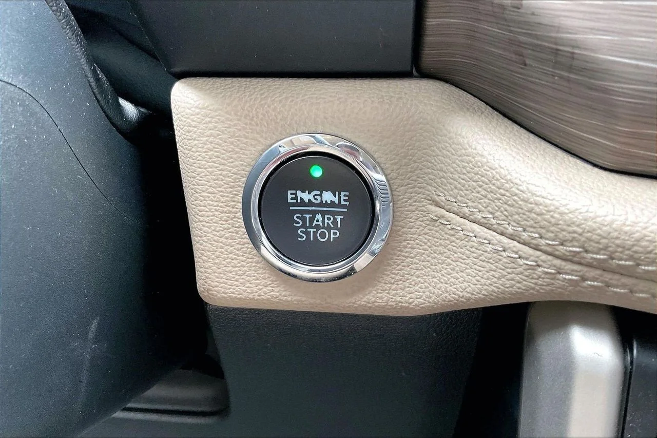 Certified Used 2024 Gray Ford Limited image 30