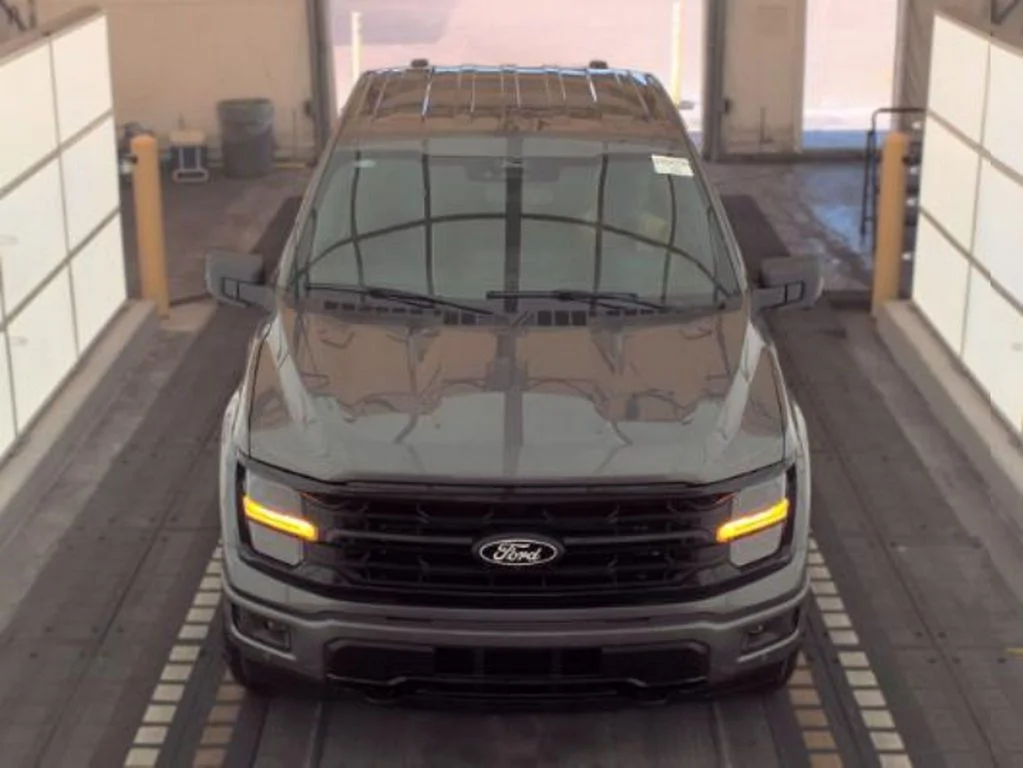 Used 2024 Gray Metallic Ford XLT image 3
