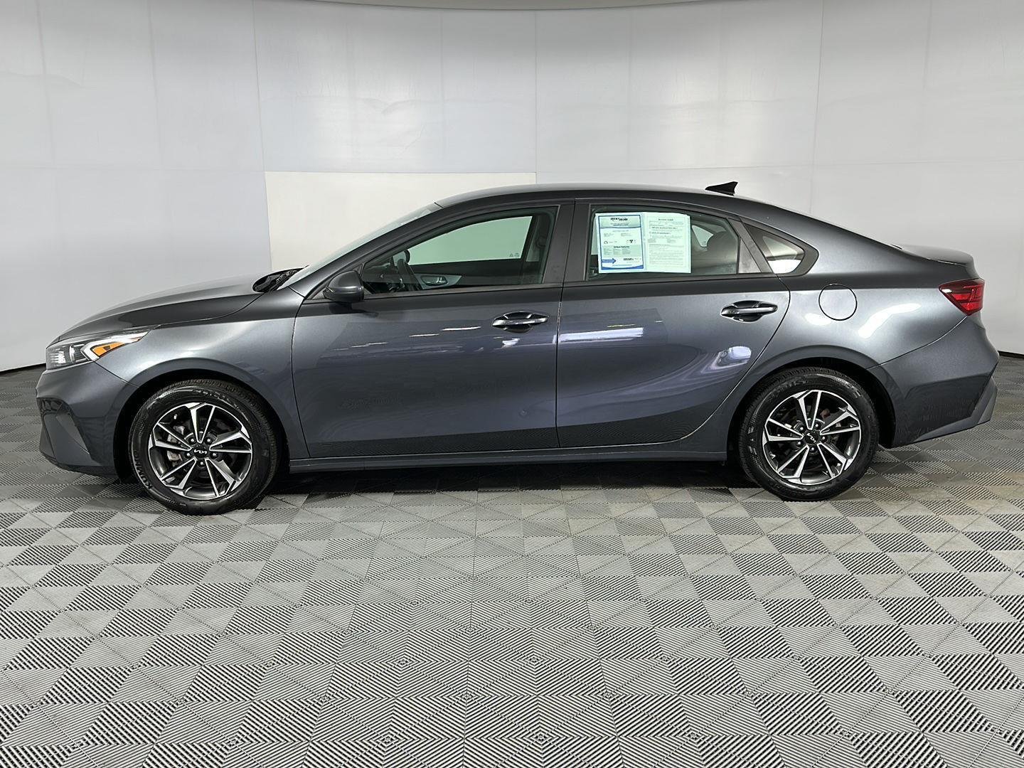 Used 2023 Gravity Gray Kia LXS image 17