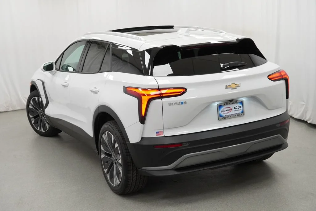 New 2026 Summit White Chevrolet LT image 35