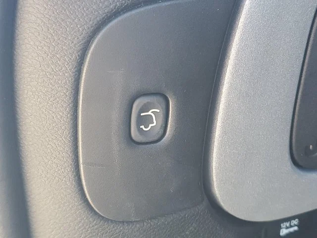 Used 2017 Granite Crystal Jeep Latitude image 34