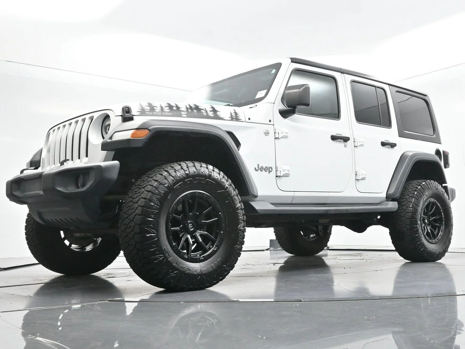 Used 2020 Bright White Clearcoat Jeep Sport S image 41