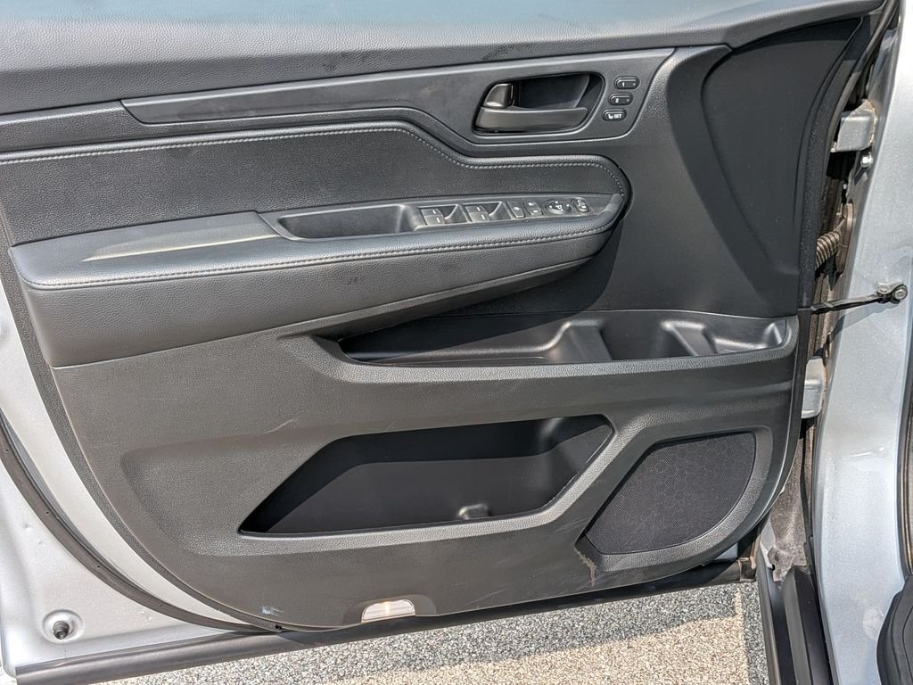 Used 2025 Silver Honda EX-L image 19