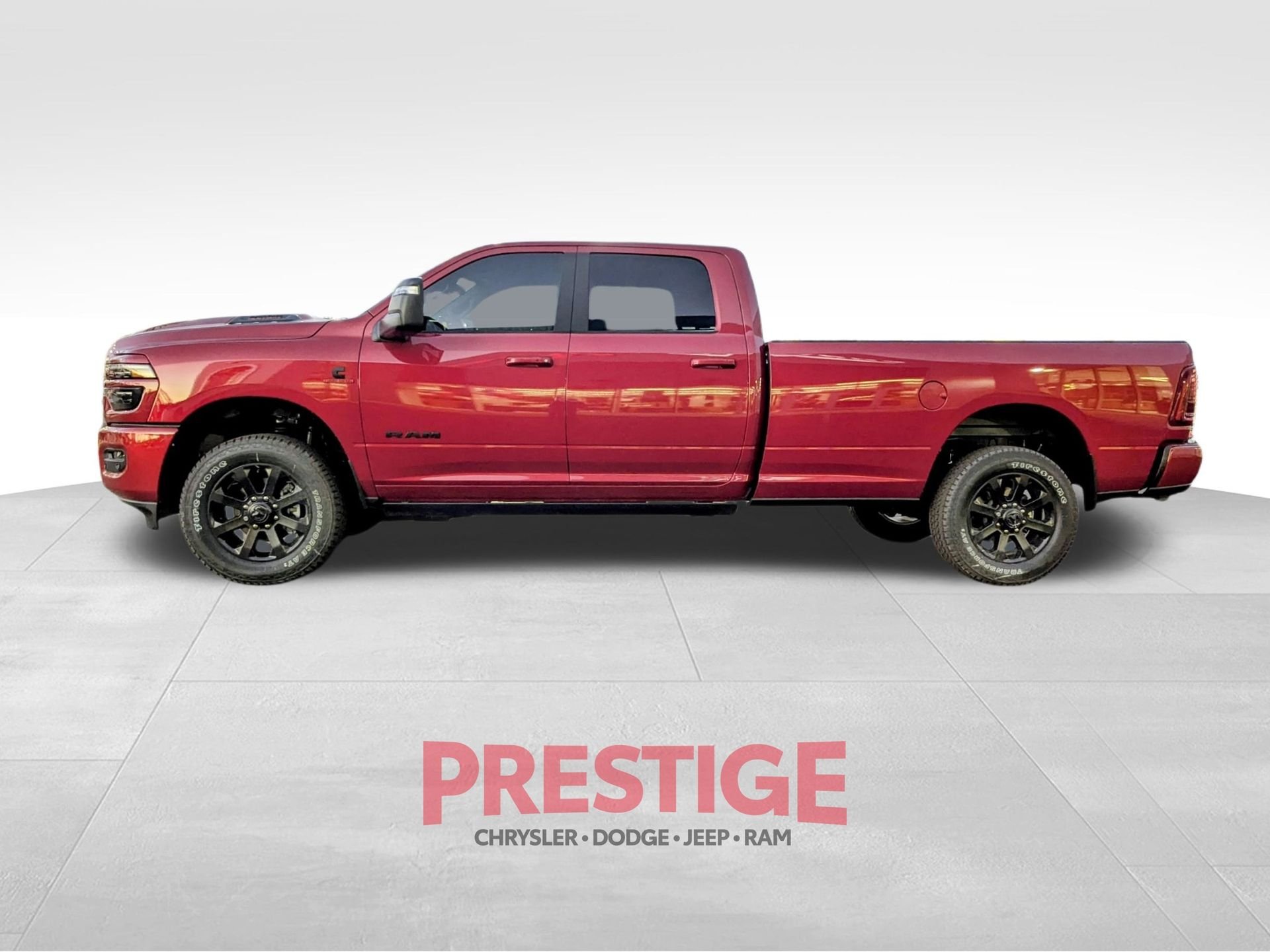 New 2026 Molten Red Pearl-Coat Exterior Paint RAM Laramie image 9