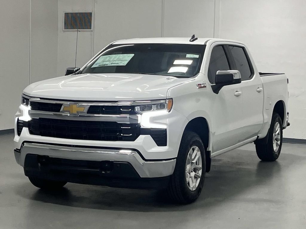 New 2026 Summit White Chevrolet LT image 4