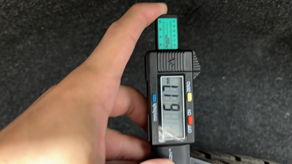 Used 2019 White/off-white Jeep Altitude image 42