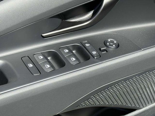 New 2025 White Hyundai SEL Sport image 28